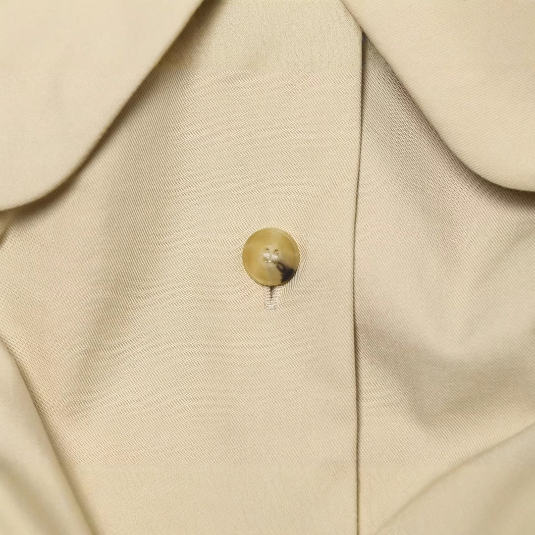 Damen Kurze geraffte Blousonjacke mit großem Peter‑Pan‑Kragen Echoarchiv
