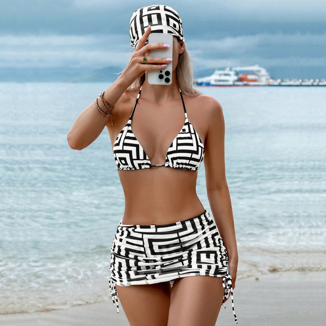 Damen Triangel-Bikini mit Wickelrock und grafischem Muster Echo Archiv