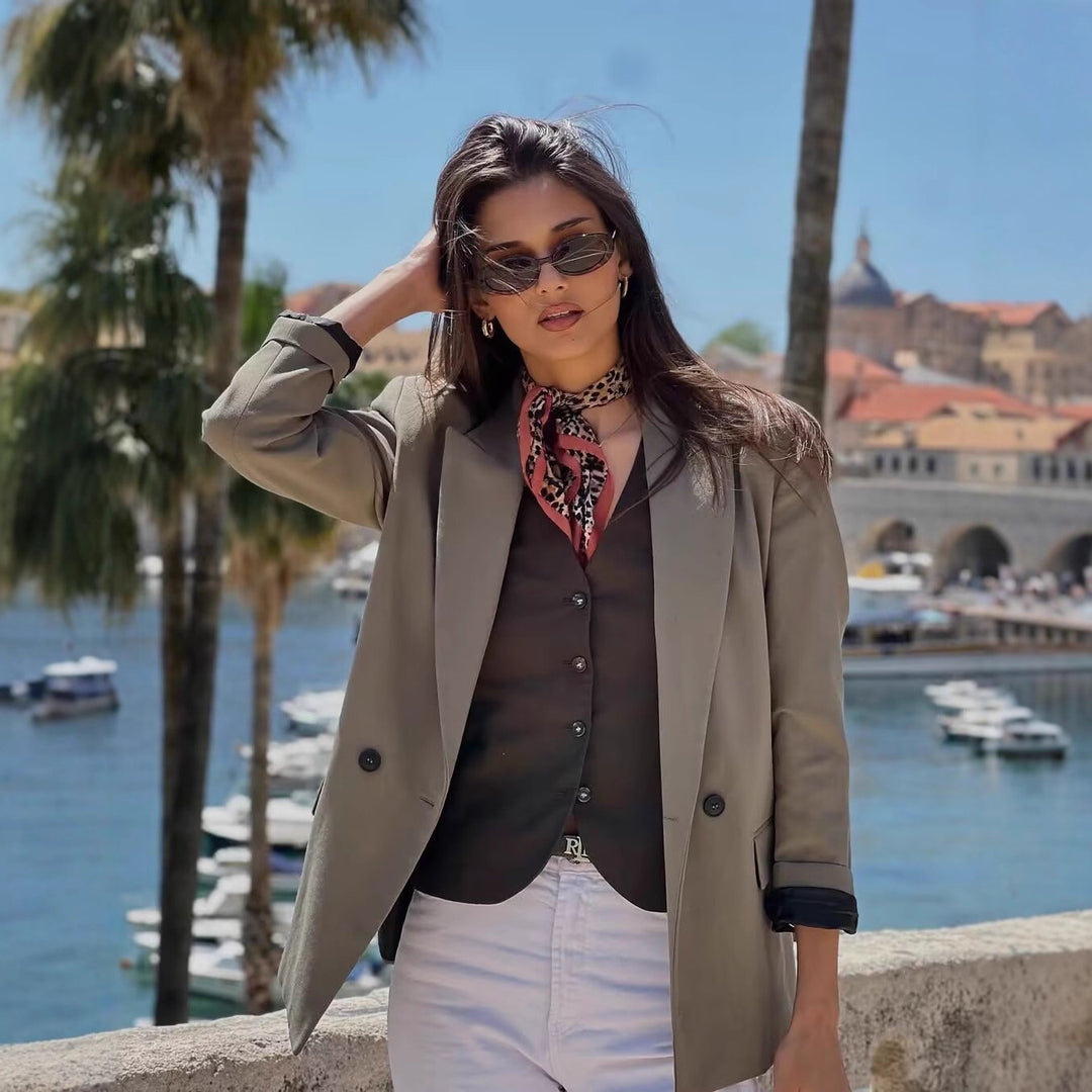 Damen nan taillierter Doppelreiher-Blazer mit spitzem Revers, Pattentaschen und leichtem Innenfutter Echo Archiv