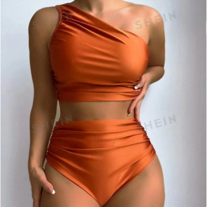 Damen Bikini-Set mit elegantem asymmetrischen Oberteil und hohem Taillenslip Echo Archiv