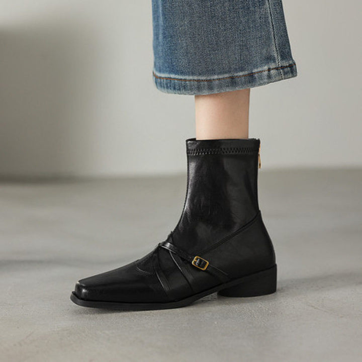 Damen Elegante Stiefeletten aus Leder mit modischem Riemen Echo Archiv