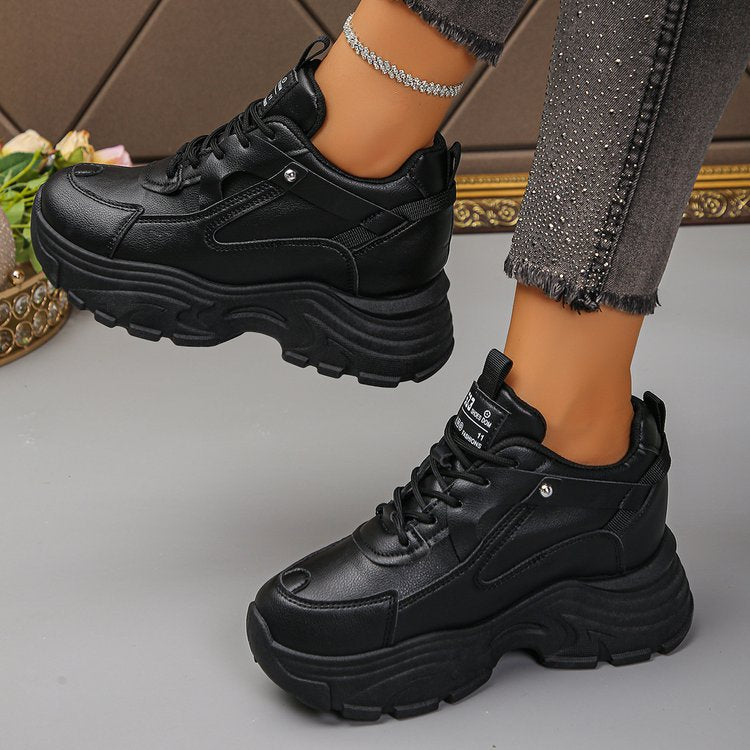 Damen Chunky‑Plateau‑Sneaker mit skulpturierter Profilsohle und gepolstertem Schaft Echoarchiv