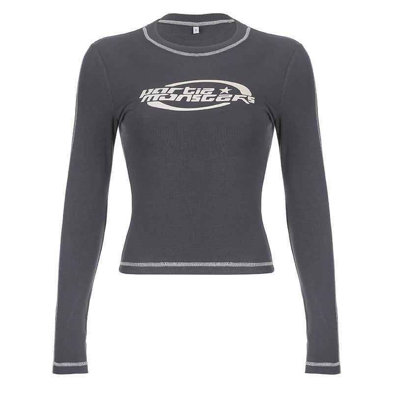 Damen enganliegendes Langarmshirt mit Brustlogo, Cropped-Schnitt und kontrastierenden Flatlocknähten – Avérine