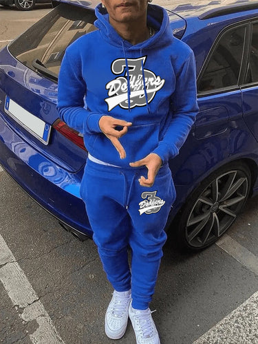 Herren Sport Hoodie und Jogginghose Set mit auffälligem Print Echoarchiv