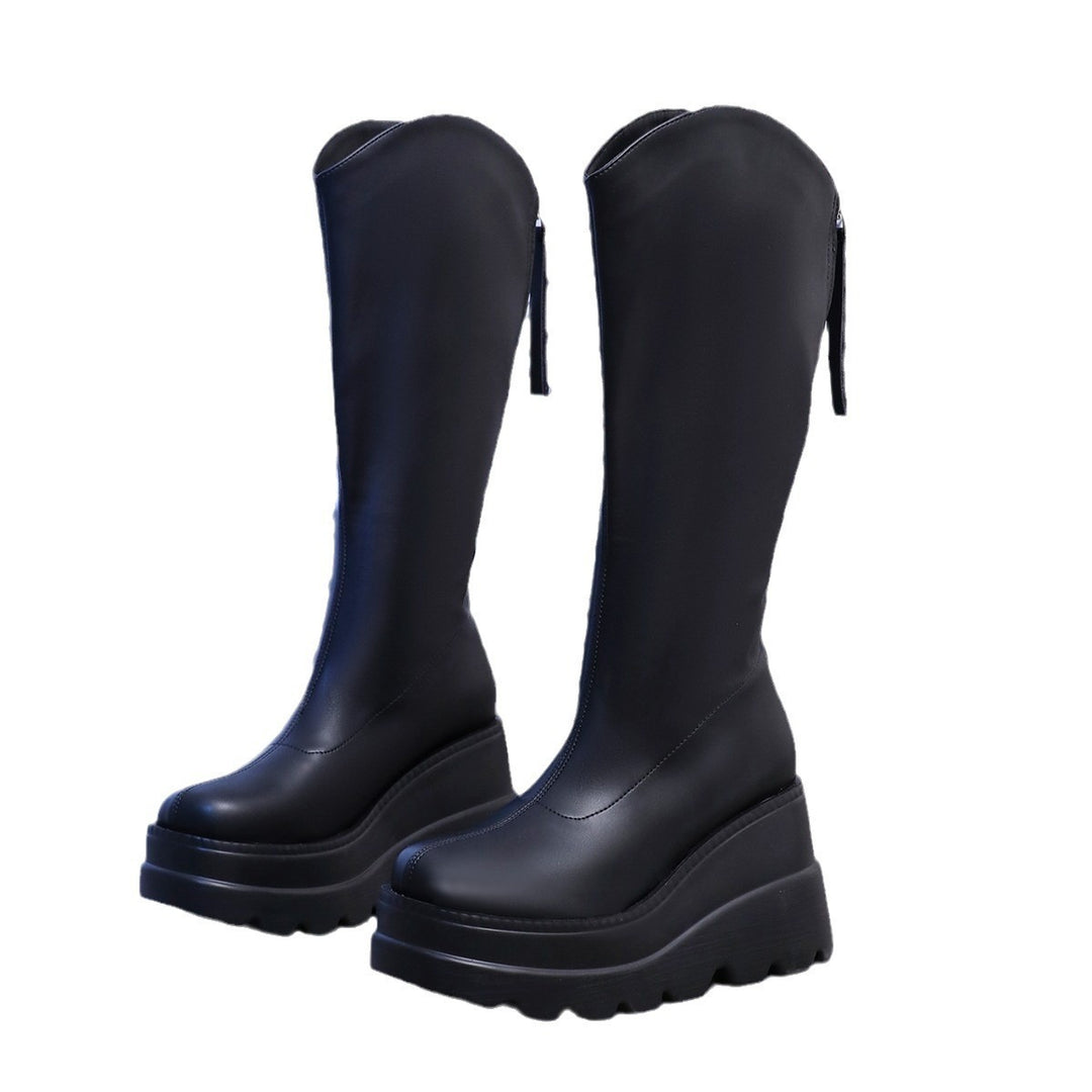 Damen Kniehohe Plateau‑Boots mit grober Lug‑Sohle, verdeckter Keilsohle und Seitenreißverschluss Echo Archiv