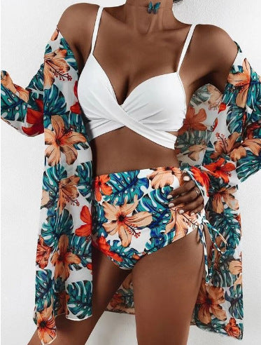 Damen Zweiteiliges Bikini-Set mit floralem Wickelüberwurf Echo Archiv