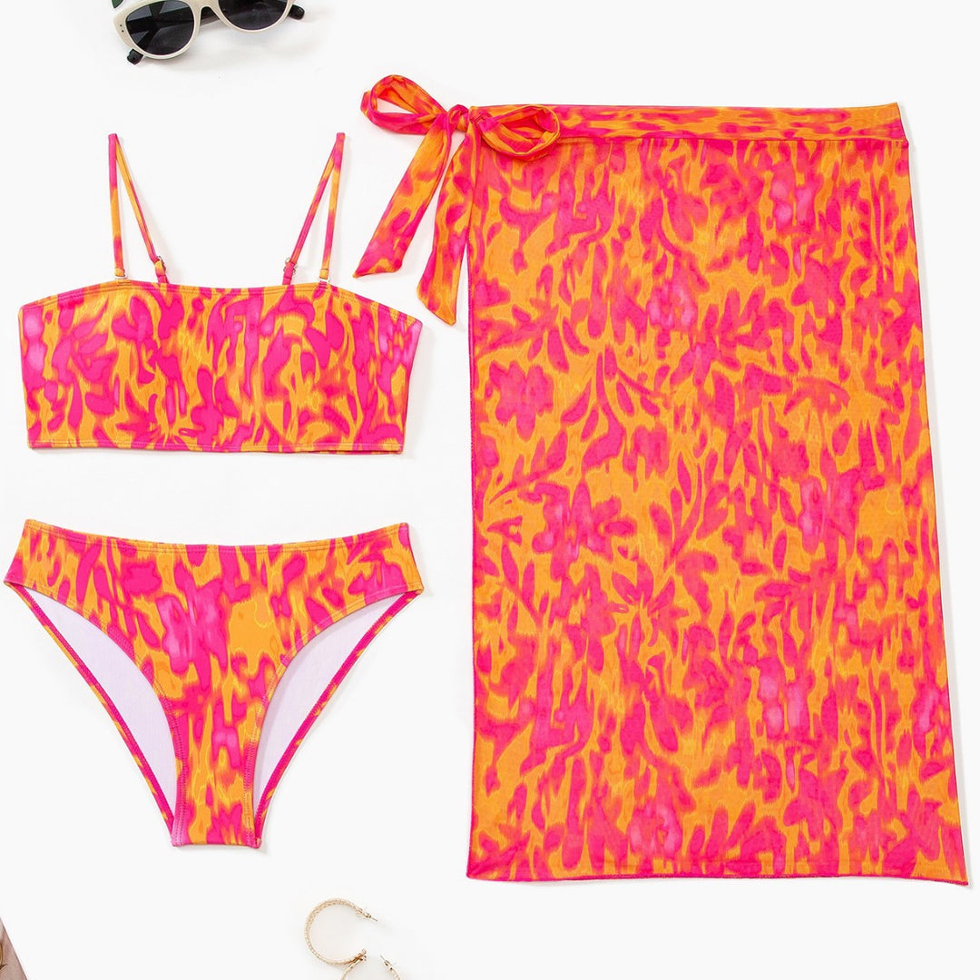 Damen Bikini-Set mit modischem Bandeau-Oberteil und hoch geschnittenen Bottoms Echo Archiv