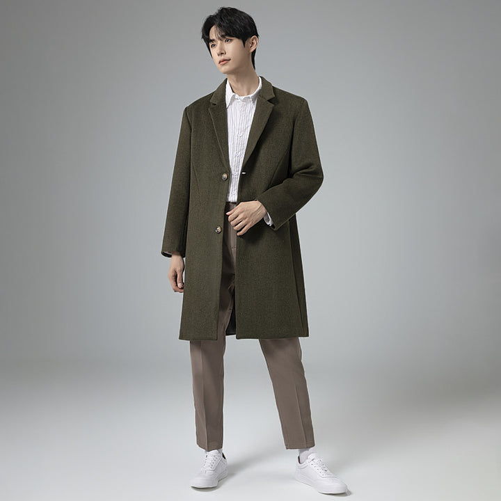 Herren Eleganter Longline-Wollmantel mit minimalistischem Revers und taillierter Silhouette Echoarchiv