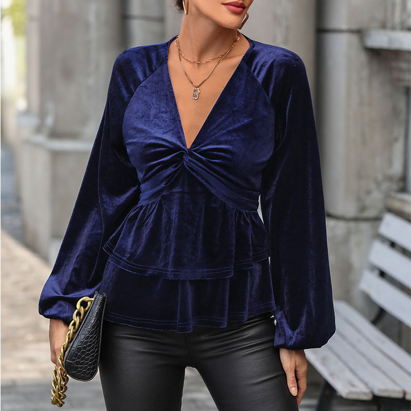 Damen Samtbluse mit tiefem V-Ausschnitt, Twist-Detail und zweistufigem Volant Echoarchiv