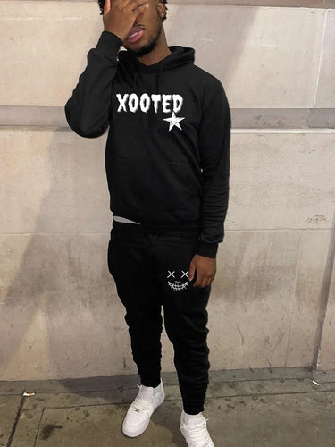 Herren Hoodie und Jogginghose Set mit modernem, auffälligem Print Echoarchiv