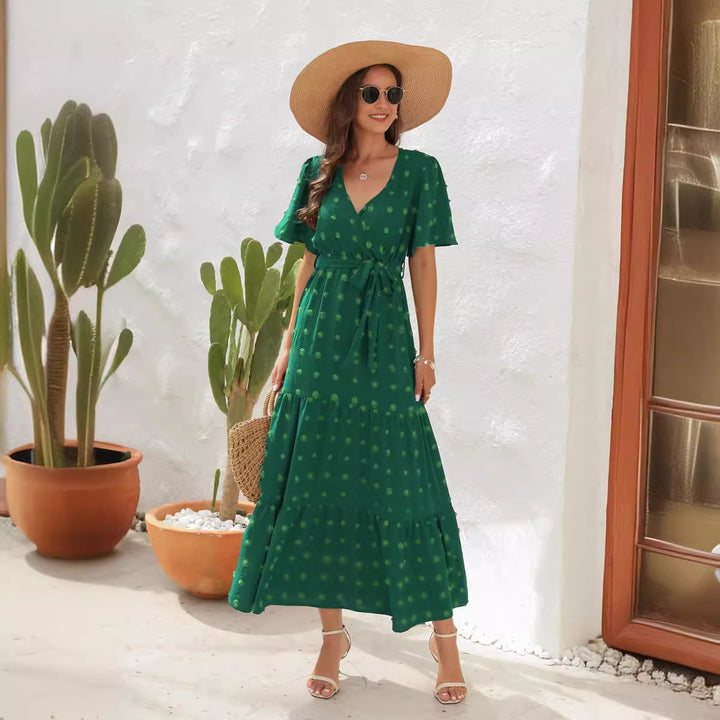 Damen Maxikleid mit fließendem Schnitt und femininem Wickeldesign Echo Archiv