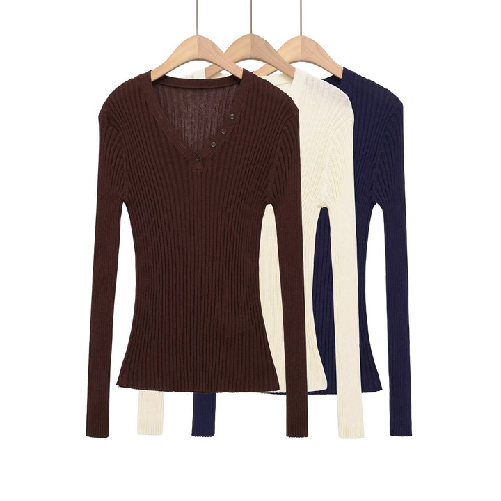 Damen Figurbetontes Rippstrick-Longsleeve mit V-Ausschnitt und Zierknopfleiste Echo Archiv