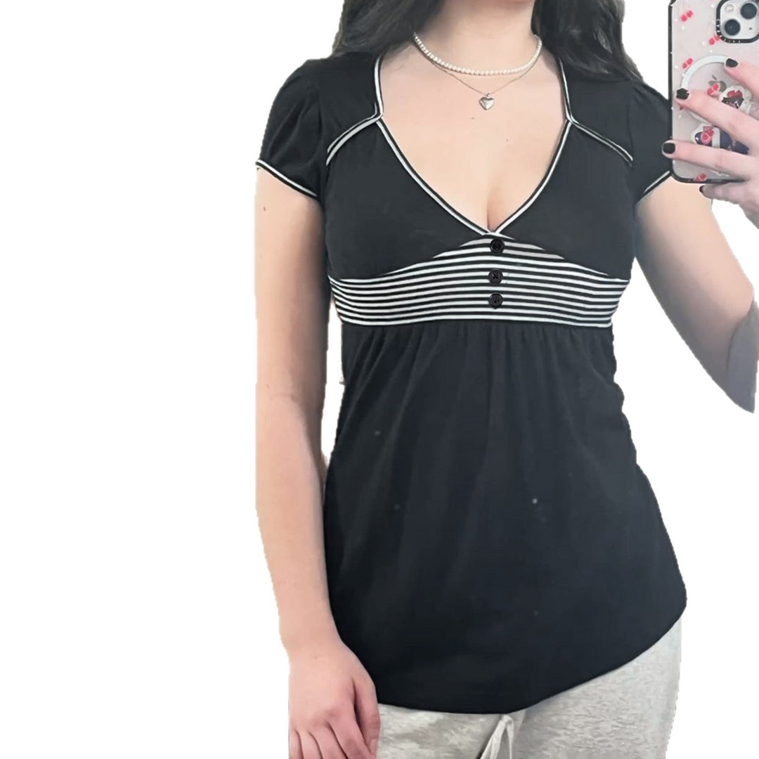 Damen Freizeidkleid mit kontrastierenden Liniendetails und schwingendem Rock Echo Archiv
