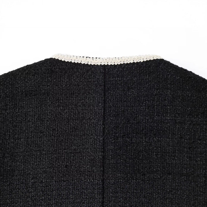 Damen klassische Bouclé-Jacke mit kontrastierender Paspelierung und Zierknöpfen – Célinea