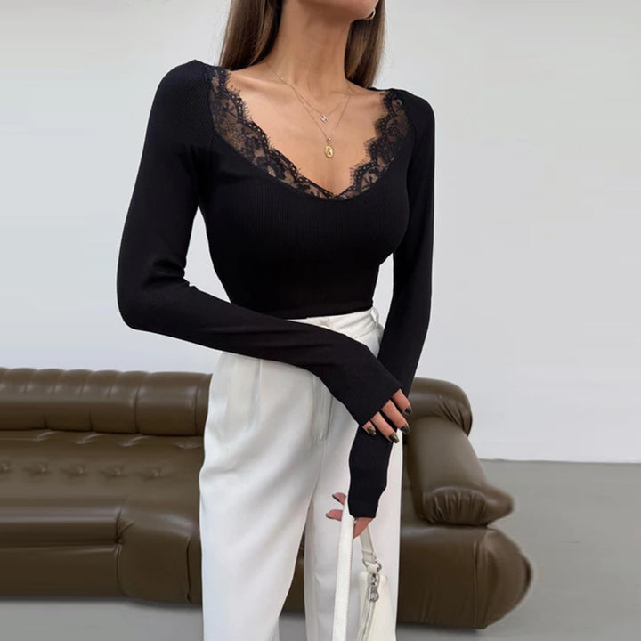 Damen Figurbetontes Langarmshirt mit Spitzen-V-Ausschnitt – Avérine