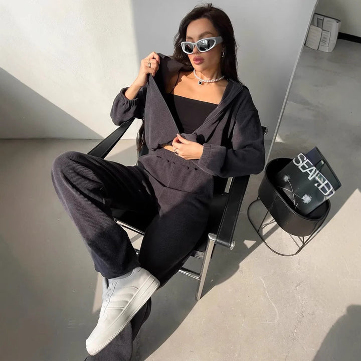 Damen nan kurzes Kapuzen-Loungewear-Set mit durchgehendem Reißverschluss, elastischem Komfortbund und gerippter Struktur Echo Archiv