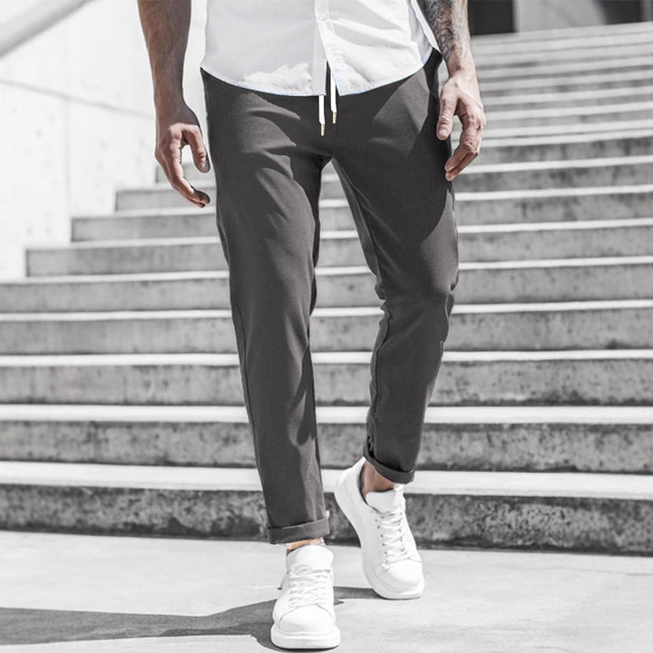 Herren Sportliche Chino-Hose mit flexiblem Bund und modernen Details Echoarchiv