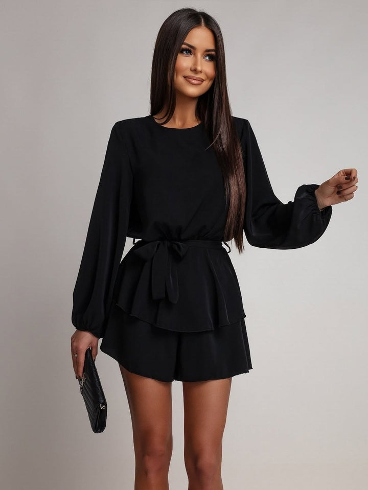 Damen Kurzkleid mit Volantrock, Taillenbindegürtel und Ballonärmeln Echoarchiv