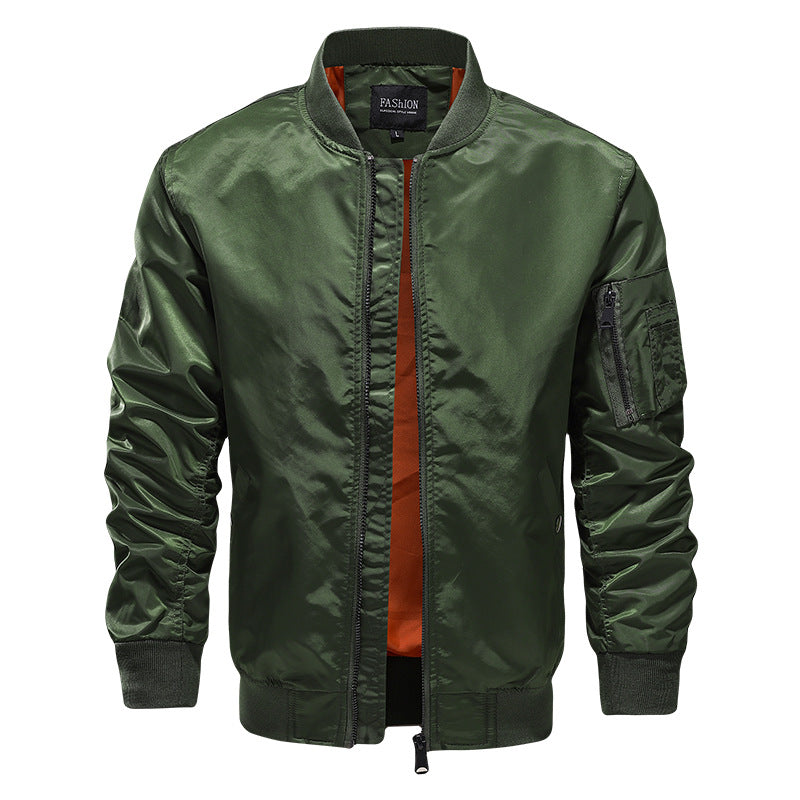 Herren Leichter Nylon‑Bomber mit kontrastierendem Futter und Ärmeltasche Echo Archiv