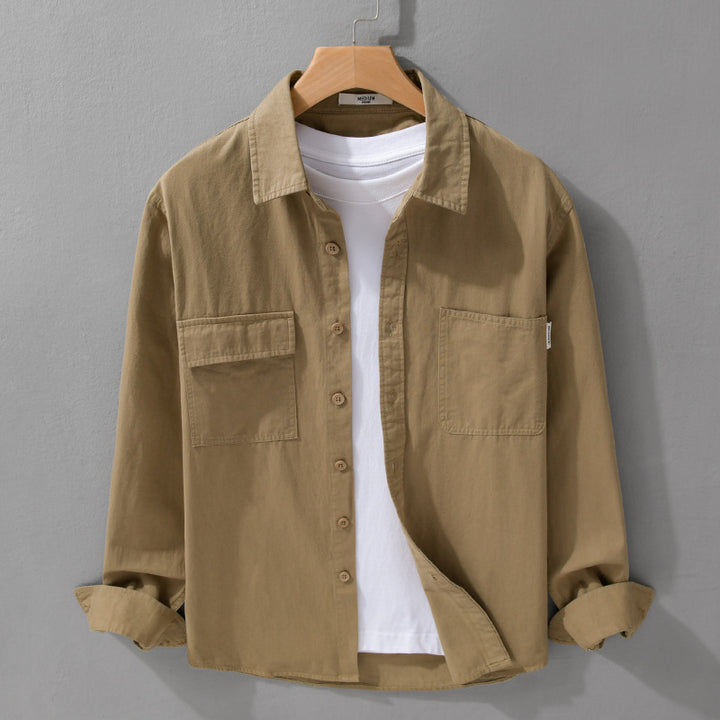 Herren Casual-Hemdjacke aus schwerem Baumwoll-Twill mit asymmetrischen Brusttaschen und kastigem Schnitt Echoarchiv