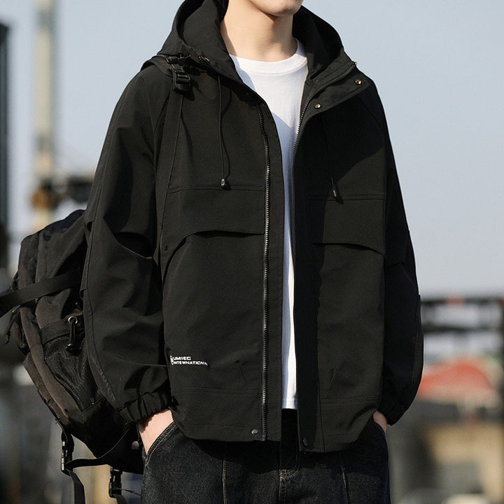 Herren Leichte Kapuzen-Utility-Windjacke mit großen Pattentaschen und elastischen Bündchen Echo Archiv