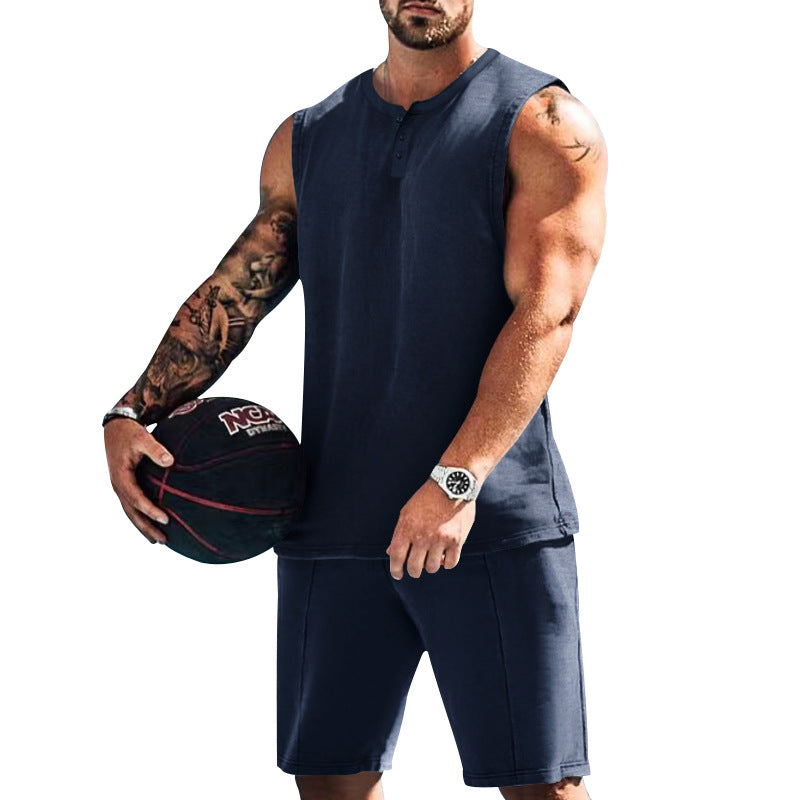 Herren sportliches Trainingsoutfit mit ärmellosem Oberteil und Shorts Echoarchiv