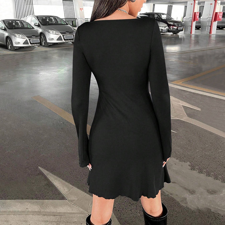 Damen geripptes A-Linien-Minikleid mit ausgestellten Glockenärmeln – Élara