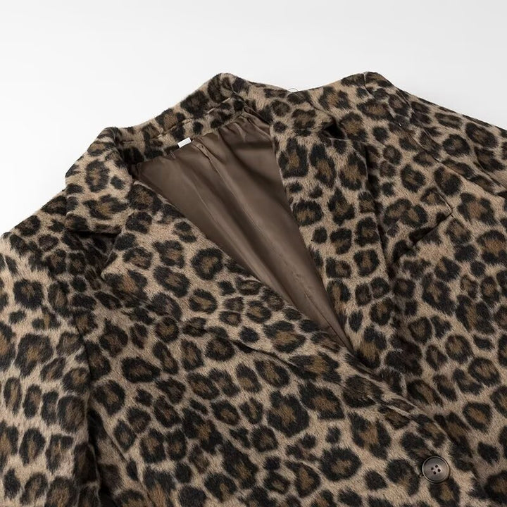 Damen taillierter Leopardprint-Blazer mit Reverskragen und Pattentaschen – Valéne