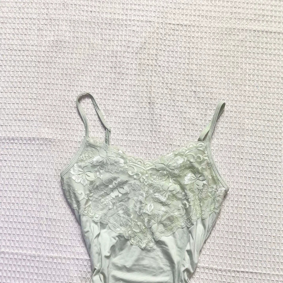 Damen Spitzen-Cami-Top mit fließendem Schnitt Echo Archiv