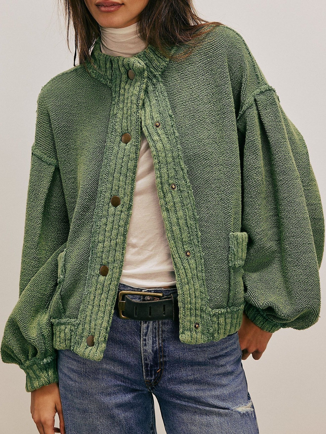 Damen Modische Strickjacke mit Knopfdetails – Veloura