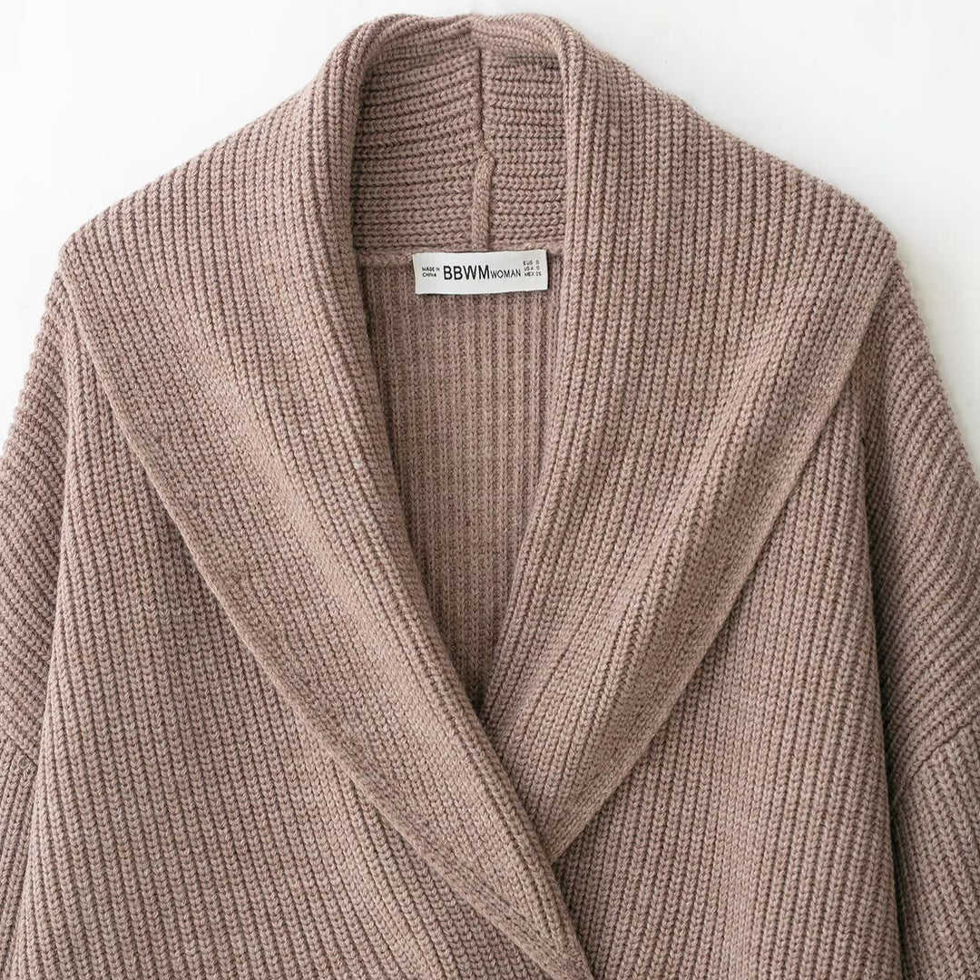 Damen Kurzgeschnittener Grobstrick-Cardigan mit Schalkragen und doppelreihiger Knopfleiste Echoarchiv