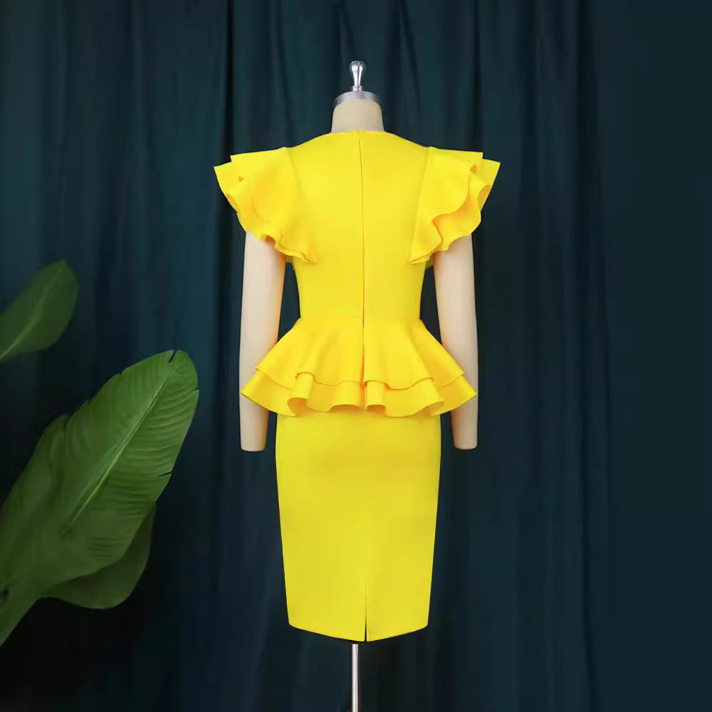 Damen figurbetontes Kleid mit voluminösen Rüschendetails Echo Archiv