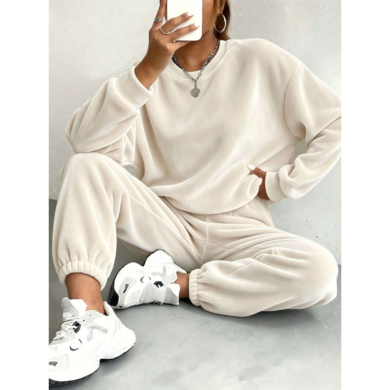 Damen Kuscheliges Velours-Lounge-Set mit Oversize-Sweatshirt und Joggerhose Echoarchiv