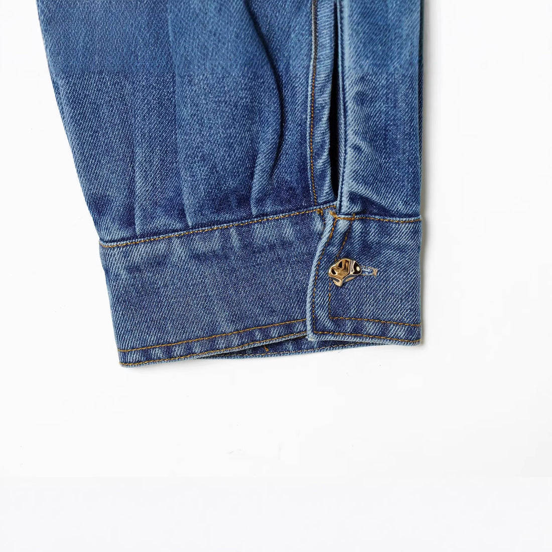 Damen Oversize Denim-Pulloverjacke mit halber Knopfleiste Echoarchiv