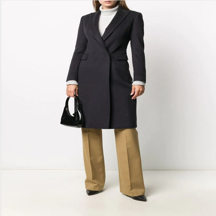 Damen Schlanker Tailoring-Longcoat mit Schalkragen, taillierter Nahtführung und verdeckter Knopfleiste Echoarchiv