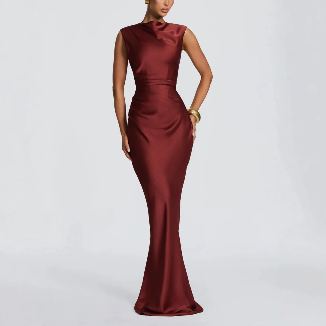 Damen Elegantes Maxikleid mit asymmetrischem Ausschnitt und raffinierten Drapierungen Echo Archiv