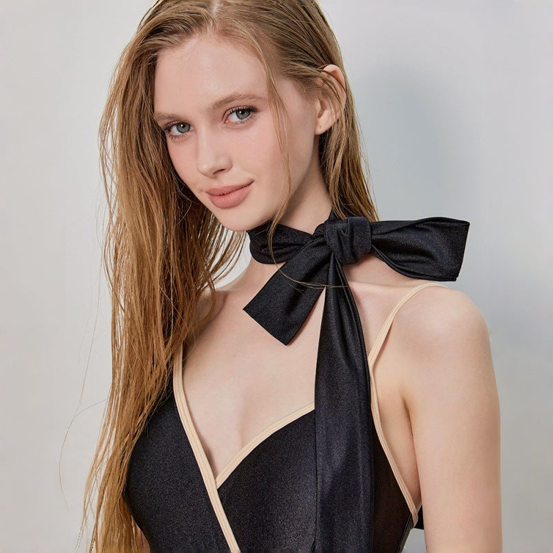 Damen Eleganter Einteiler mit schickem Halstuch Echo Archiv