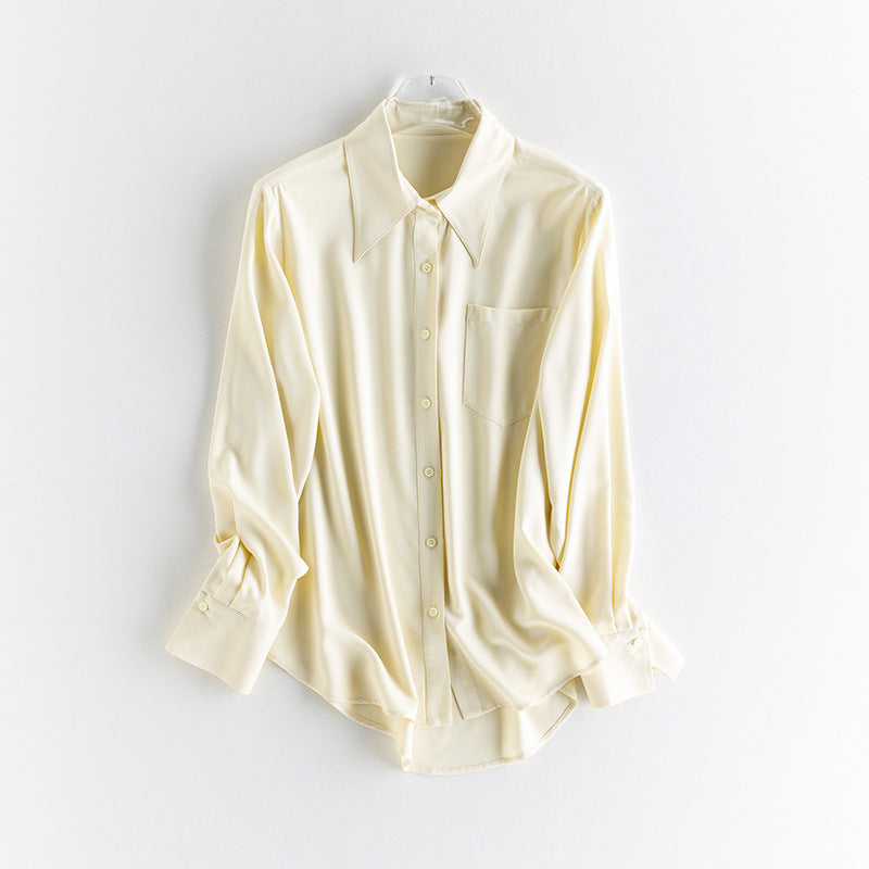 Damen seidenähnliche Oversize-Bluse mit spitzem Hemdkragen und Brusttasche Echo Archiv