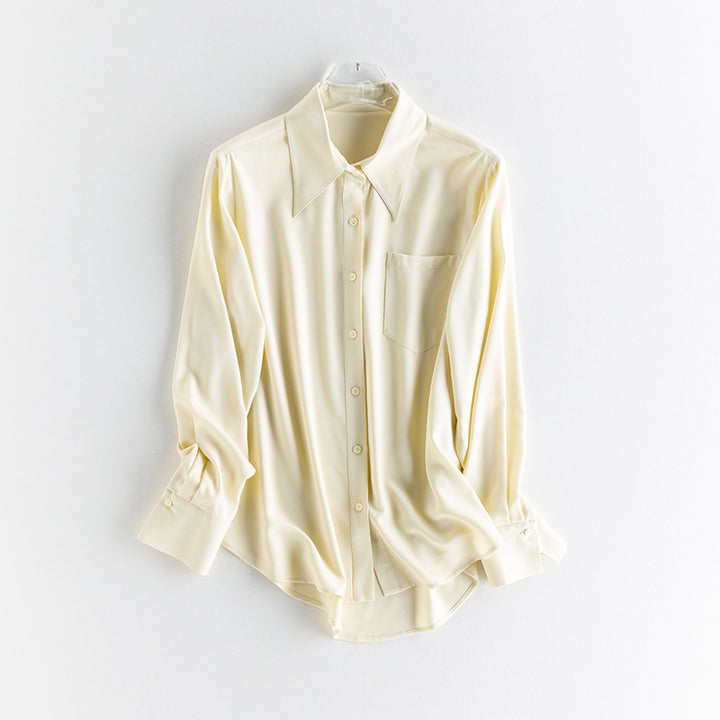 Damen seidenähnliche Oversize-Bluse mit spitzem Hemdkragen und Brusttasche Echo Archiv