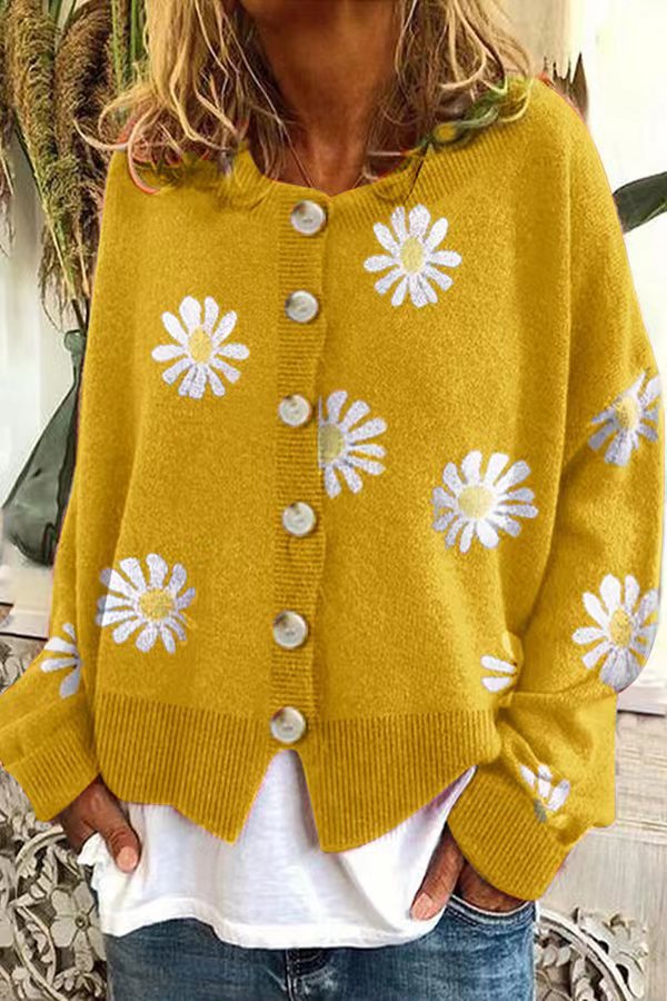 Damen Oversize-Strickcardigan mit Blumenapplikation, Perlmuttknöpfen und Wellensaum Echo Archiv