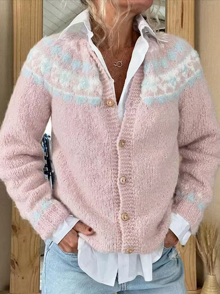 Damen nan gemusterte Strickjacke mit Rundpasse, Holzknöpfen und Eingrifftaschen Echo Archiv