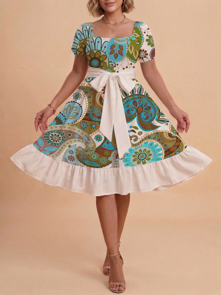 Damen modernes Blumenkleid mit elegantem Taillengürtel und asymmetrischem Saum Echo Archiv