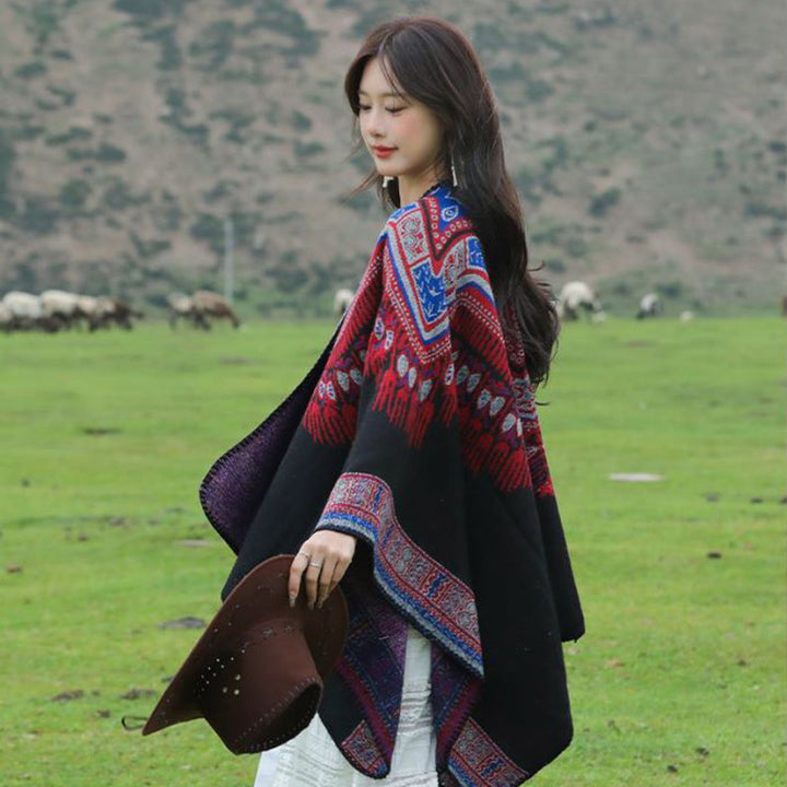 Damen Oversize-Poncho im Ethno-Jacquard mit V-Ausschnitt und strukturiertem Saum Echo Archiv