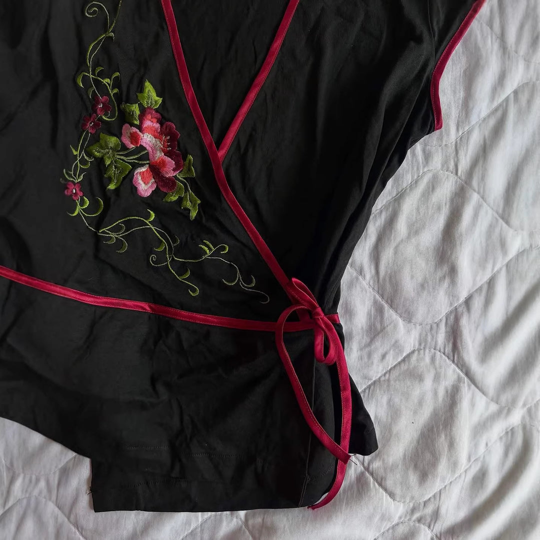Damen Blusenkleid mit floralen Stickereien Echo Archiv