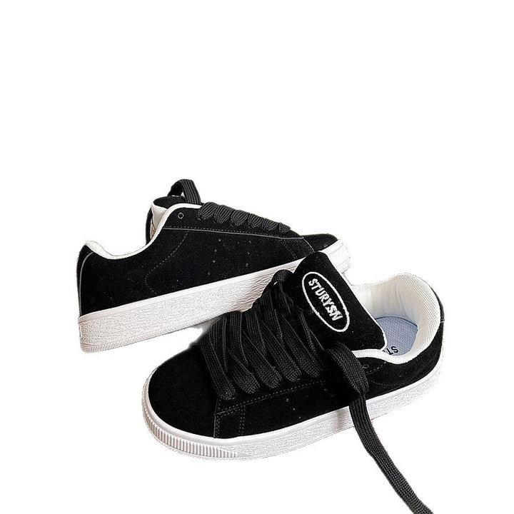 Damen Sportliche Sneakers mit weicher Veloursoberfläche und strapazierfähiger Gummisohle Echo Archiv