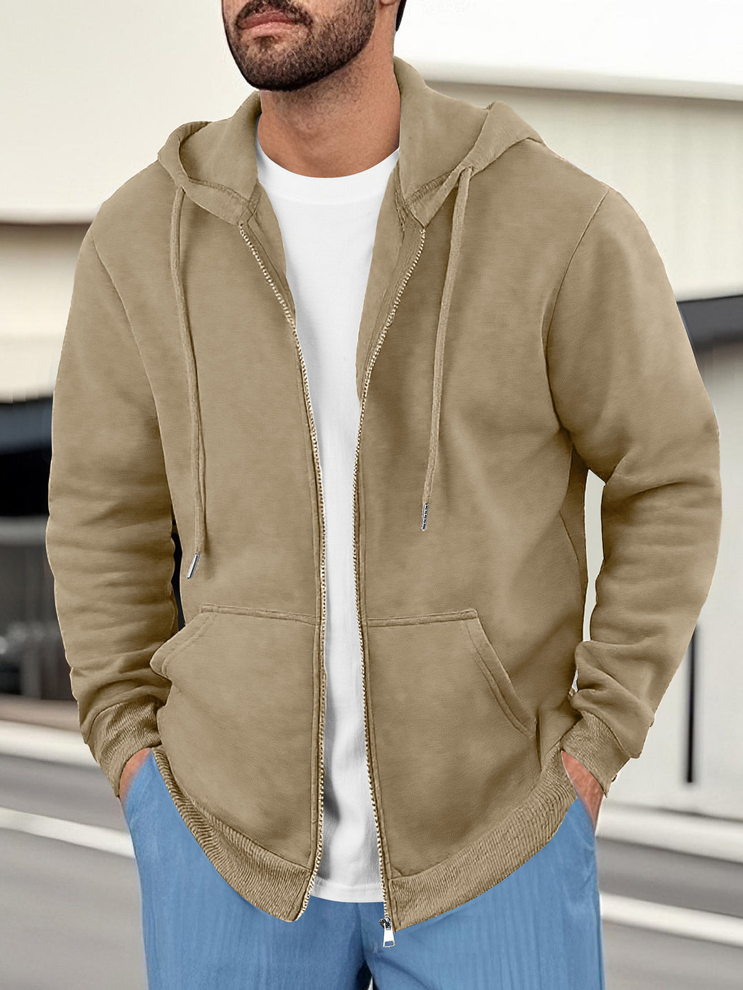 Herren Sportlicher Kapuzenpullover mit praktischen Taschen und innovativem Materialmix Echoarchiv