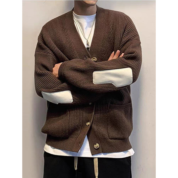 Herren Oversized Strickcardigan mit Ellenbogen-Patches und aufgesetzten Taschen Echoarchiv
