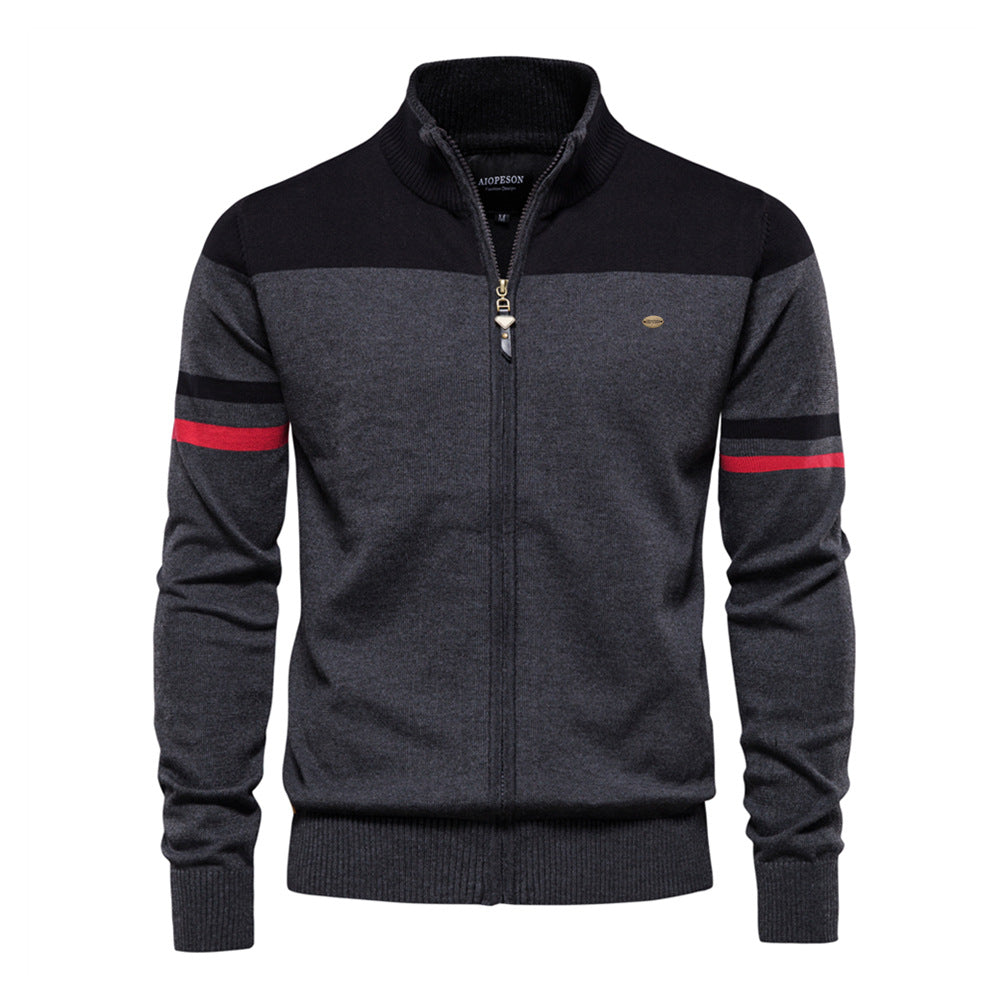 Herren Strickjacke mit modernem Zipper und sportiven Farbstreifen Echoarchiv