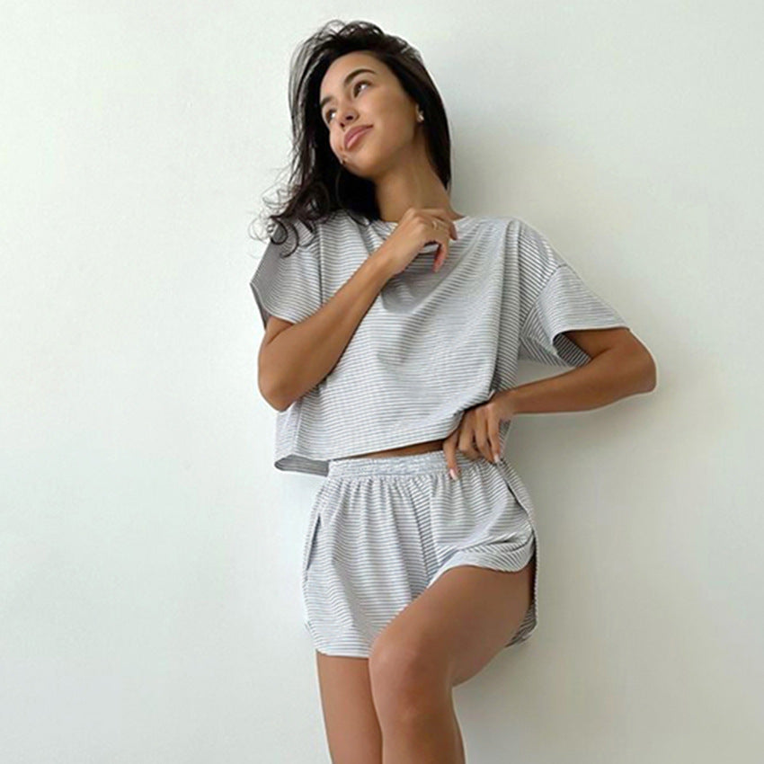 Damen Freizeit Set mit gestreiftem Crop-Top und Shorts Echo Archiv