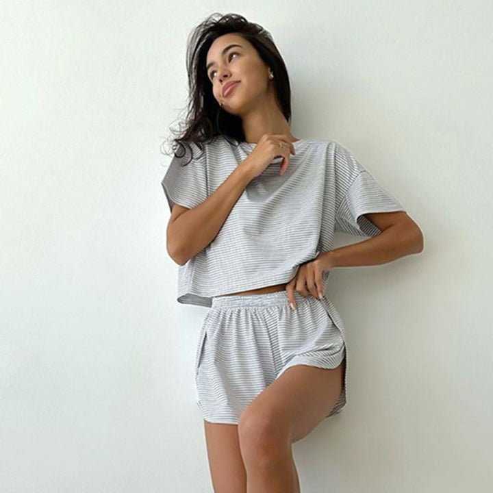 Damen Freizeit Set mit gestreiftem Crop-Top und Shorts Echo Archiv